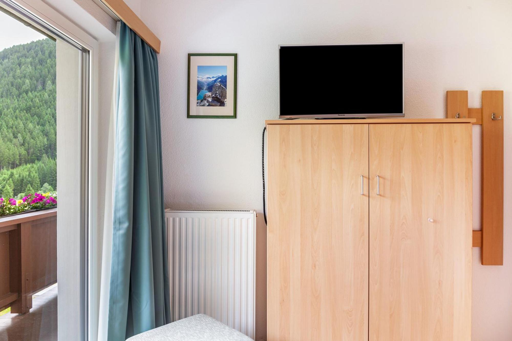 Haus Alpenheim Apartment 3 턱스 외부 사진